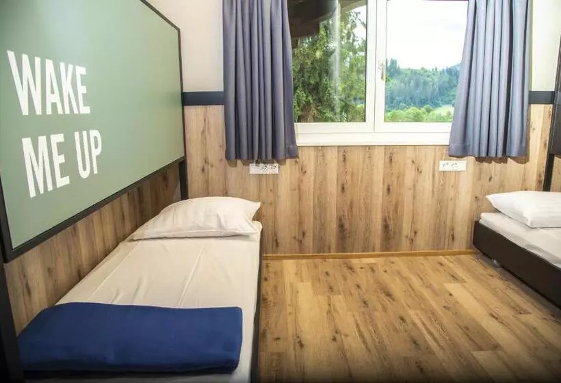 ホテル Contiki Haus Schöneck
