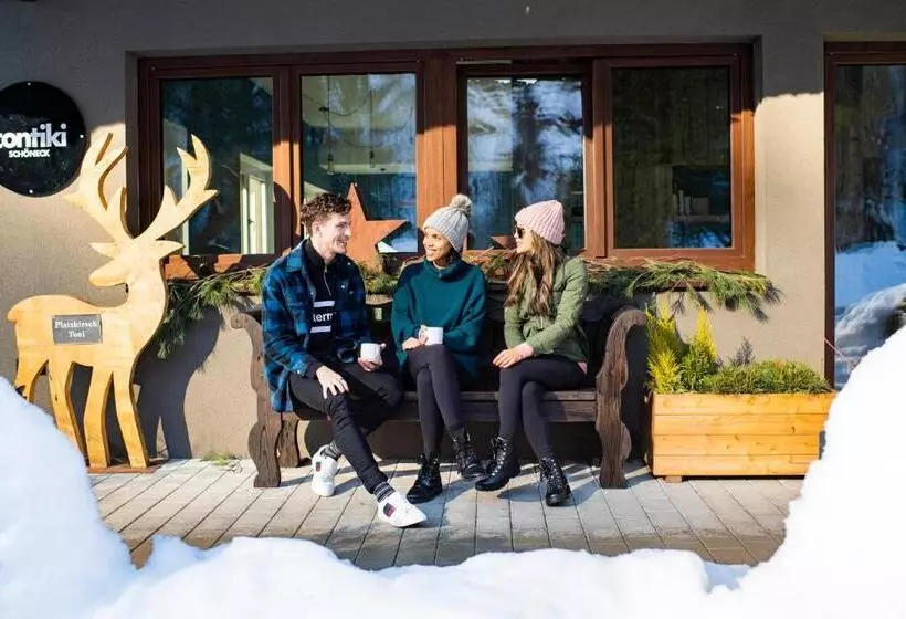 ホテル Contiki Haus Schöneck