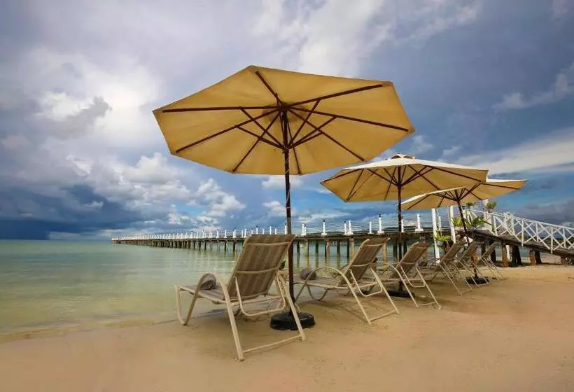 Hotelli Eden Beach Resort By Ehm