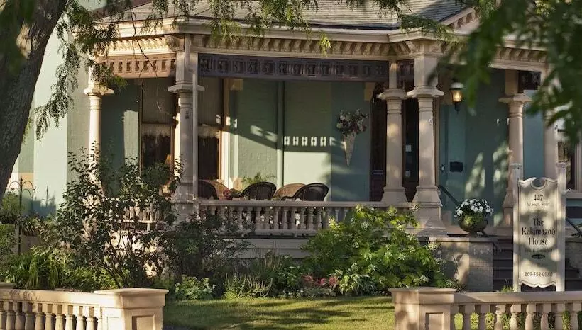 ホテル Kalamazoo House