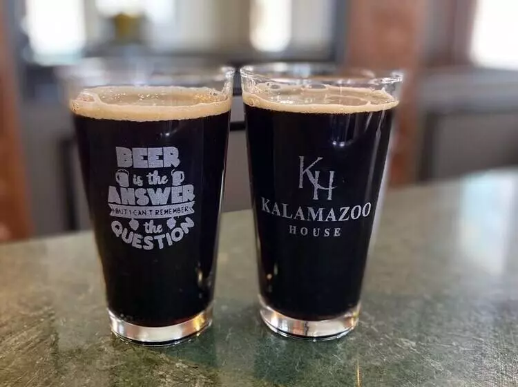 ホテル Kalamazoo House