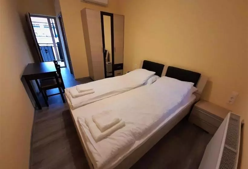 ベッドアンドブレックファースト Bársony Vendéglő és Panzió