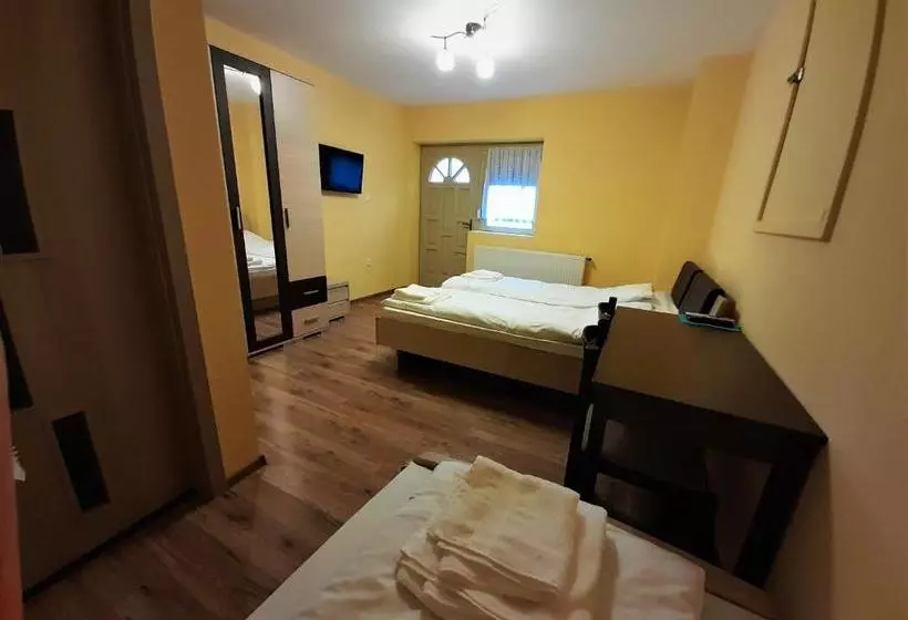 ベッドアンドブレックファースト Bársony Vendéglő és Panzió