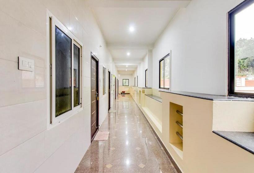 בית מלון כפרי Capital O Yer053 Subam Hill Resort