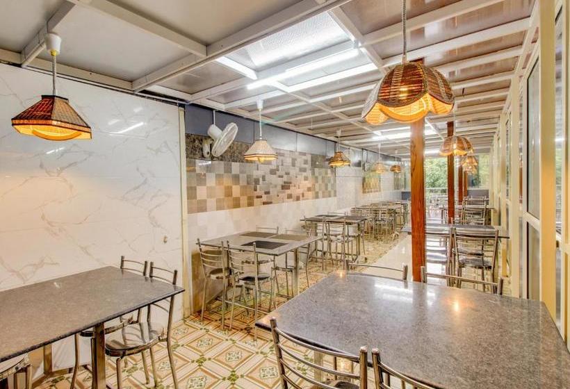 בית מלון כפרי Capital O Yer053 Subam Hill Resort