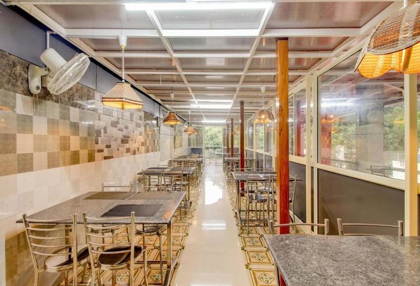 בית מלון כפרי Capital O Yer053 Subam Hill Resort