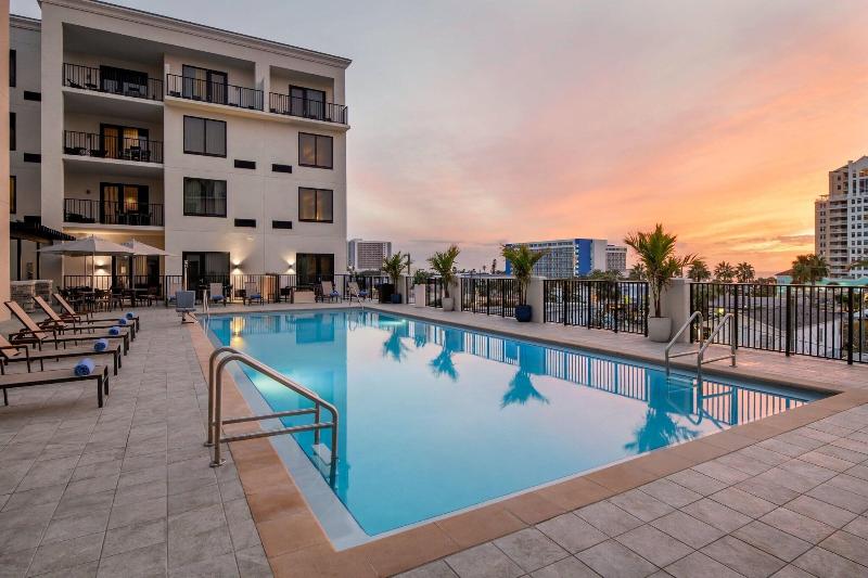 فندق Courtyard By Marriott Clearwater Beach