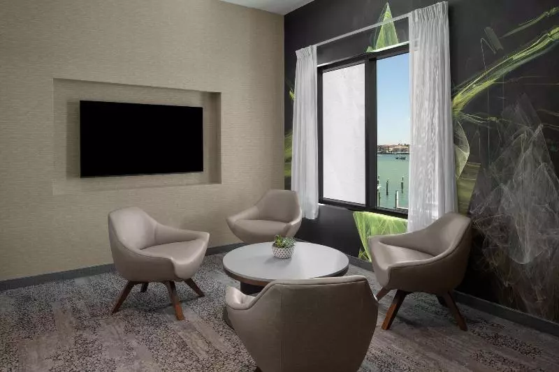 Hotelli Courtyard By Marriott Clearwater Beach