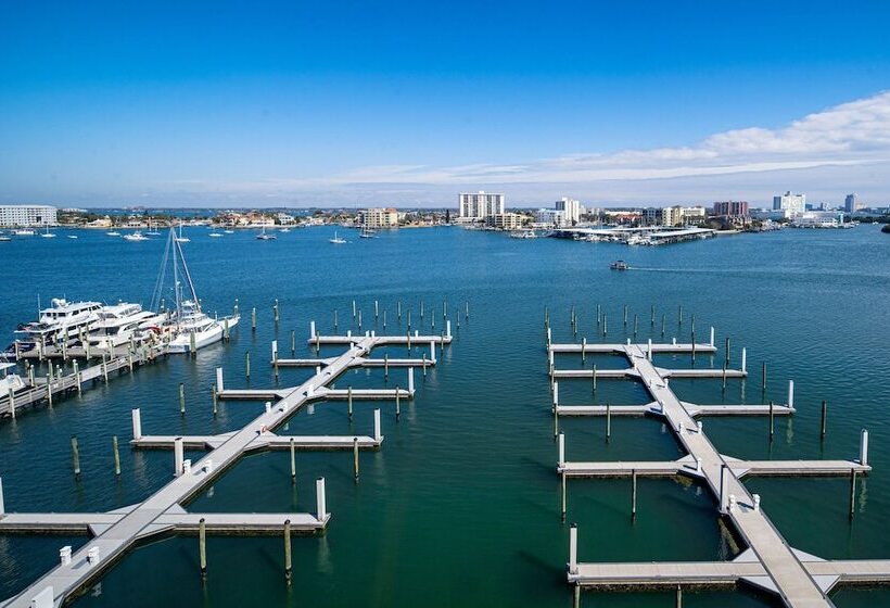 فندق Courtyard By Marriott Clearwater Beach