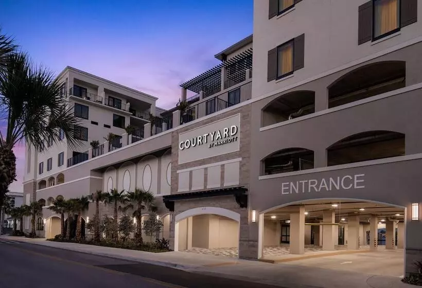 Hotelli Courtyard By Marriott Clearwater Beach