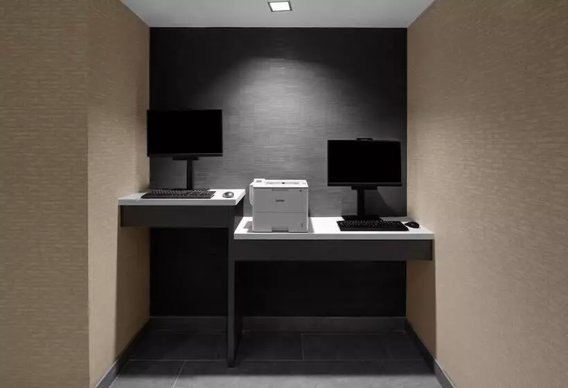 Hotelli Courtyard By Marriott Clearwater Beach