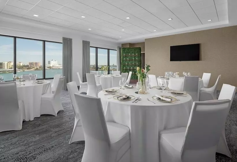 Hotelli Courtyard By Marriott Clearwater Beach