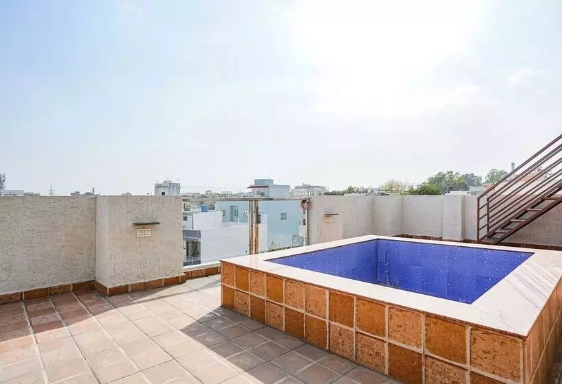 Hotelli Fabexpress Gulmohar Grande