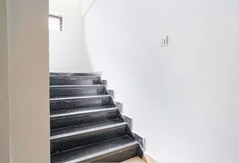 Hotelli Fabexpress Gulmohar Grande