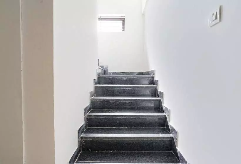 Hotelli Fabexpress Gulmohar Grande