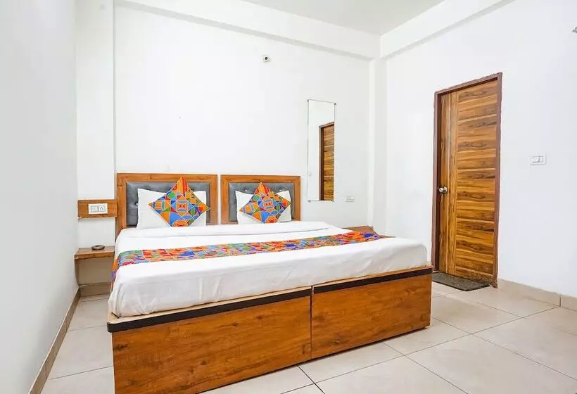 Hotelli Fabexpress Gulmohar Grande