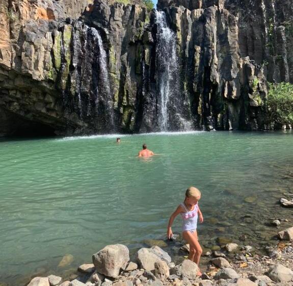 هتل Khách Sạn Nghinh Phong Beach Tuy Hòa