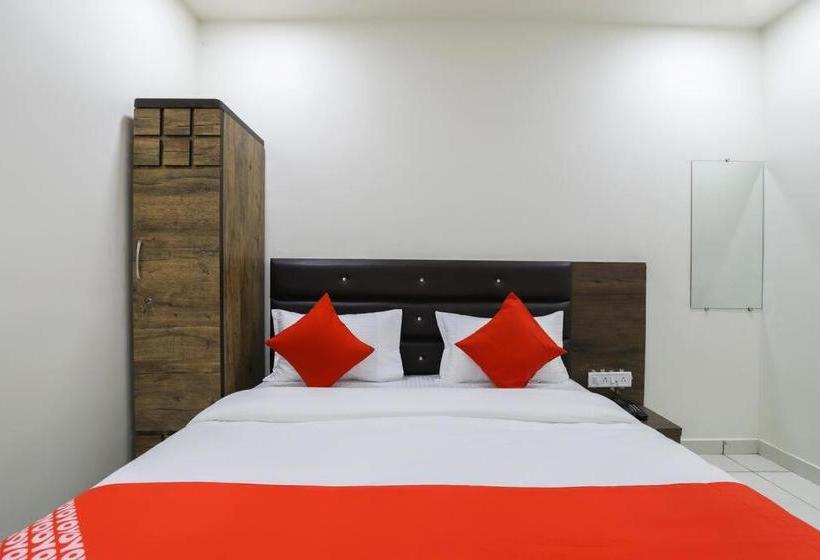 בית מלון כפרי Season