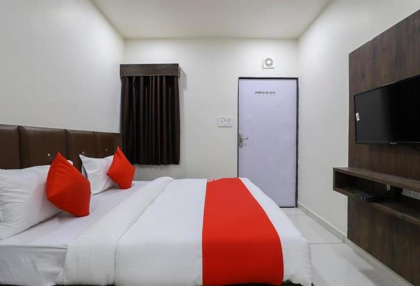 בית מלון כפרי Season