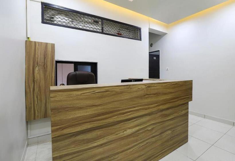 בית מלון כפרי Season