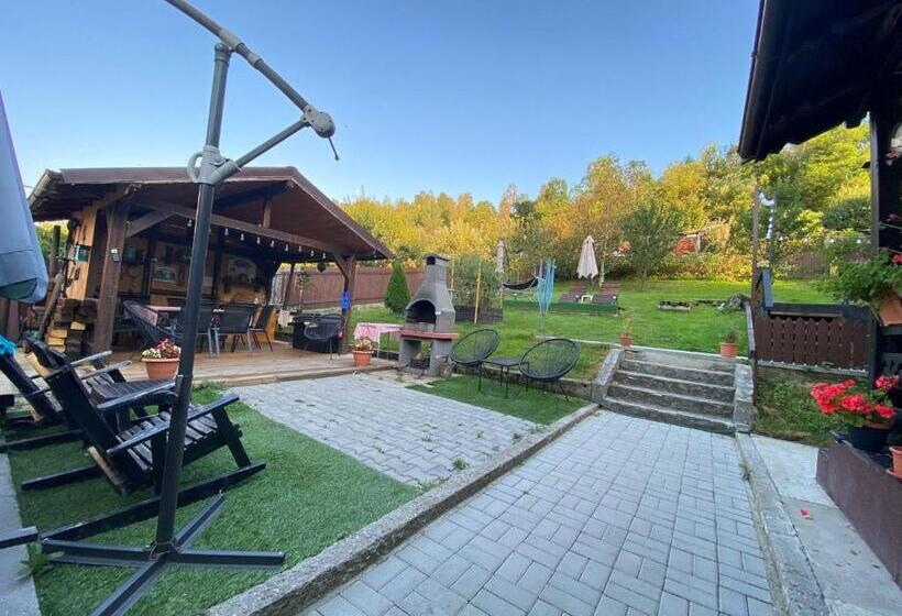 تختخواب و صبحانه Casa Greta