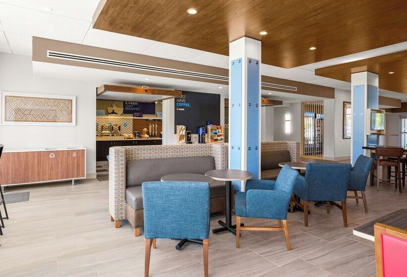 فندق Holiday Inn Express & Suites Sanford   Lake Mary, An Ihg