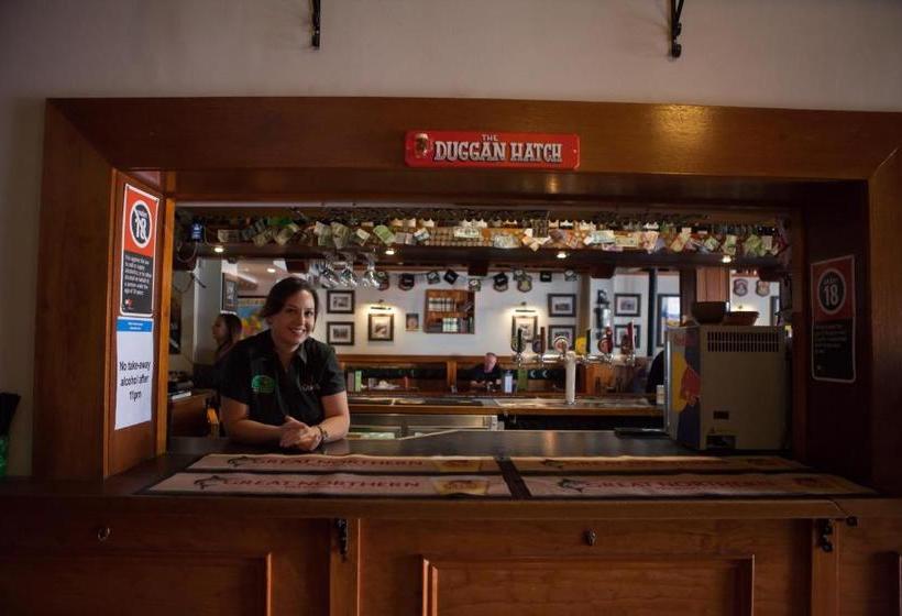 Отель Jack Duggans Irish Pub