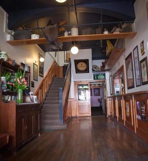 Отель Jack Duggans Irish Pub