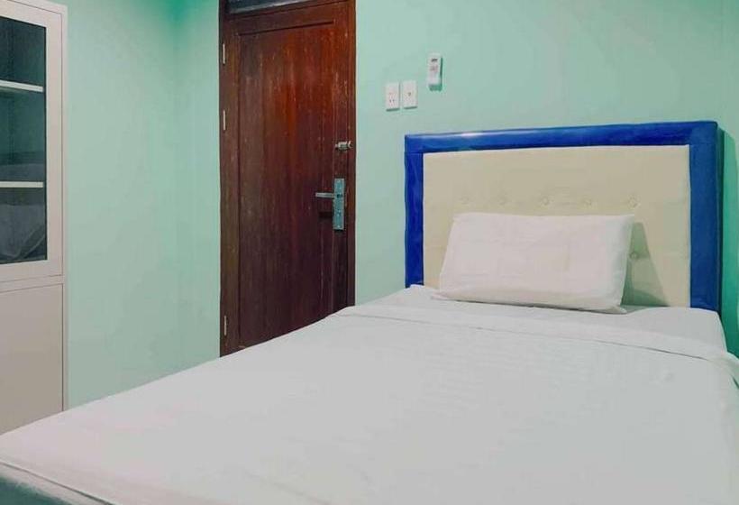 ホテル Koolkost Near Rs Royal Prima Medan