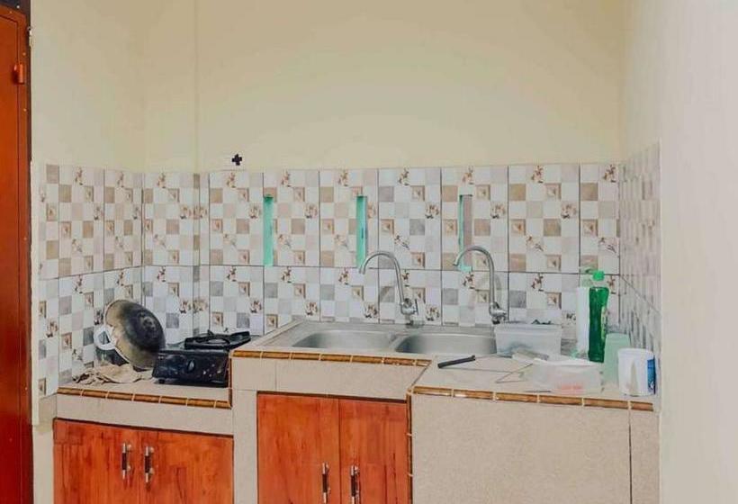 ホテル Koolkost Near Rs Royal Prima Medan