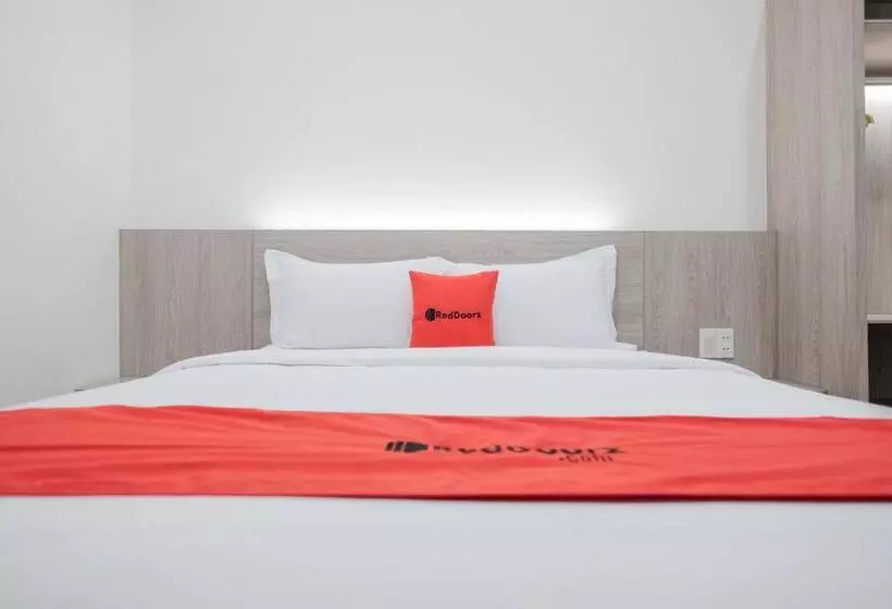 ホテル Reddoorz Plus @ Jalan Juanda Medan