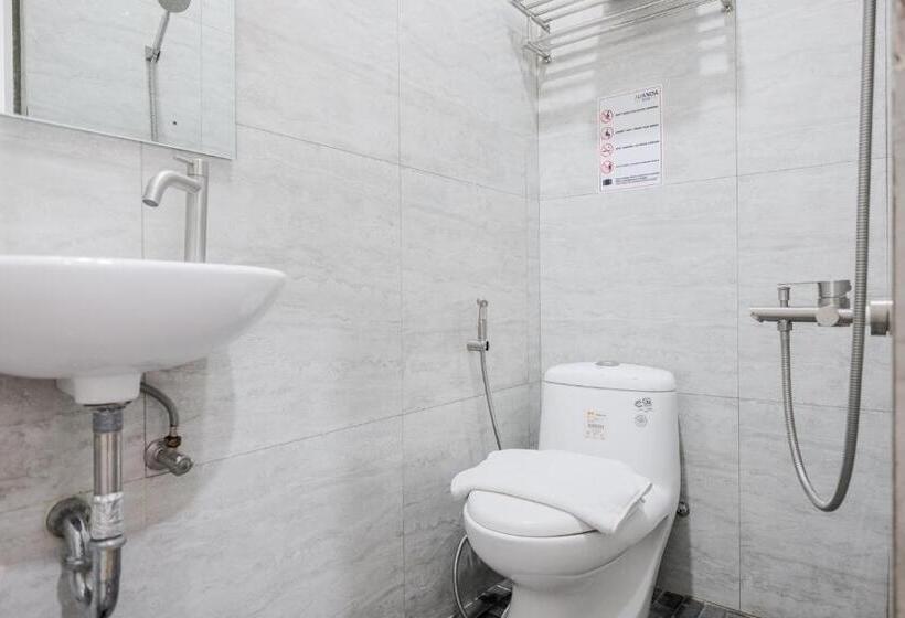 בית מלון כפרי Reddoorz Plus @ Jalan Juanda Medan