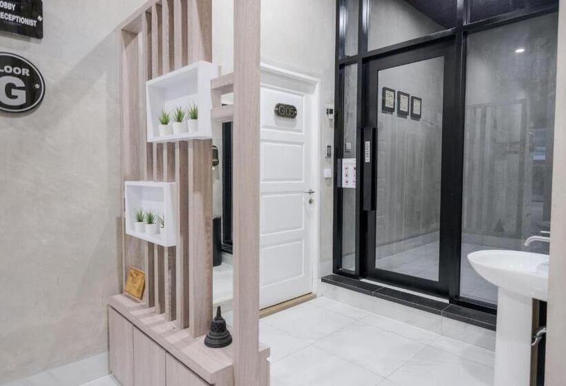 בית מלון כפרי Reddoorz Plus @ Jalan Juanda Medan