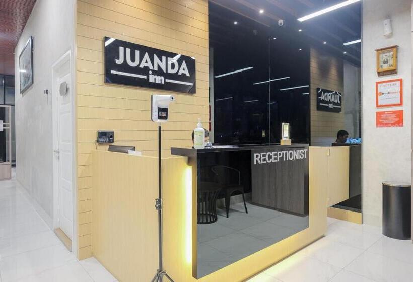 בית מלון כפרי Reddoorz Plus @ Jalan Juanda Medan