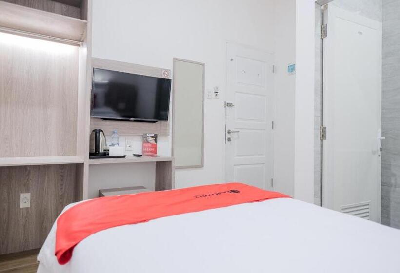 בית מלון כפרי Reddoorz Plus @ Jalan Juanda Medan