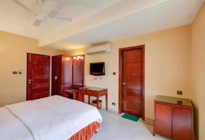 Fabhotel Sun Regency