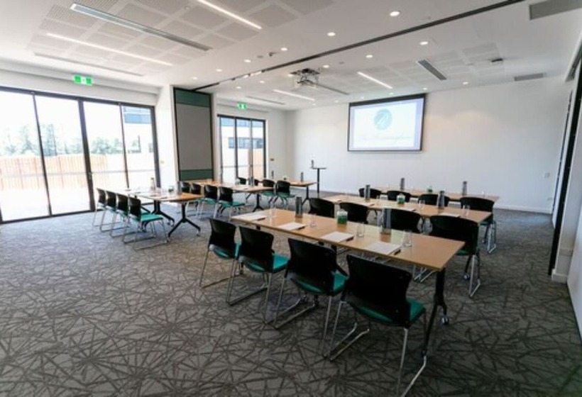 هتل The Remington Orange