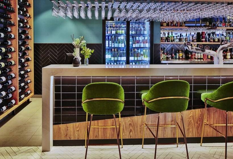 هتل The Remington Orange