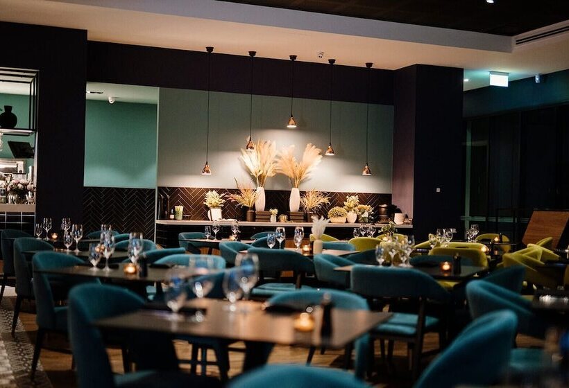 هتل The Remington Orange