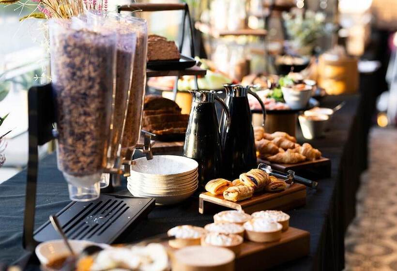 هتل The Remington Orange