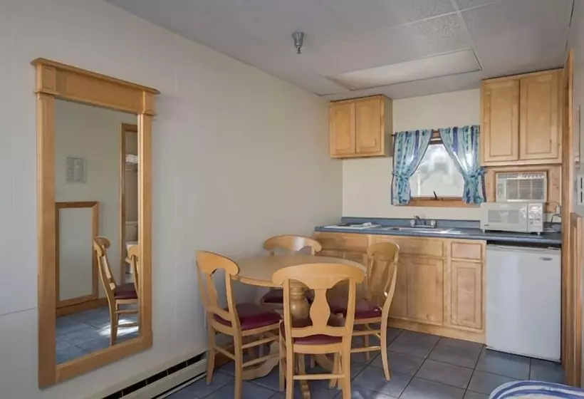 Kebek 3 Oceanside Motel