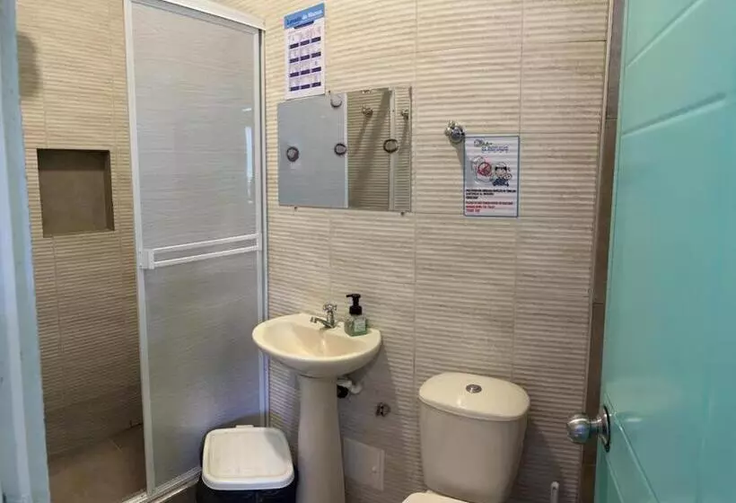 ペンション El Refugio Minca