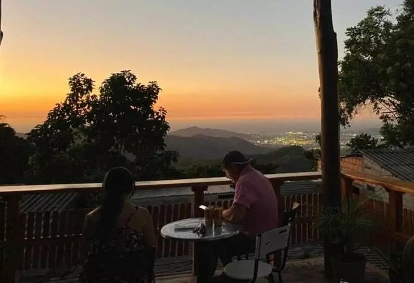 ペンション El Refugio Minca