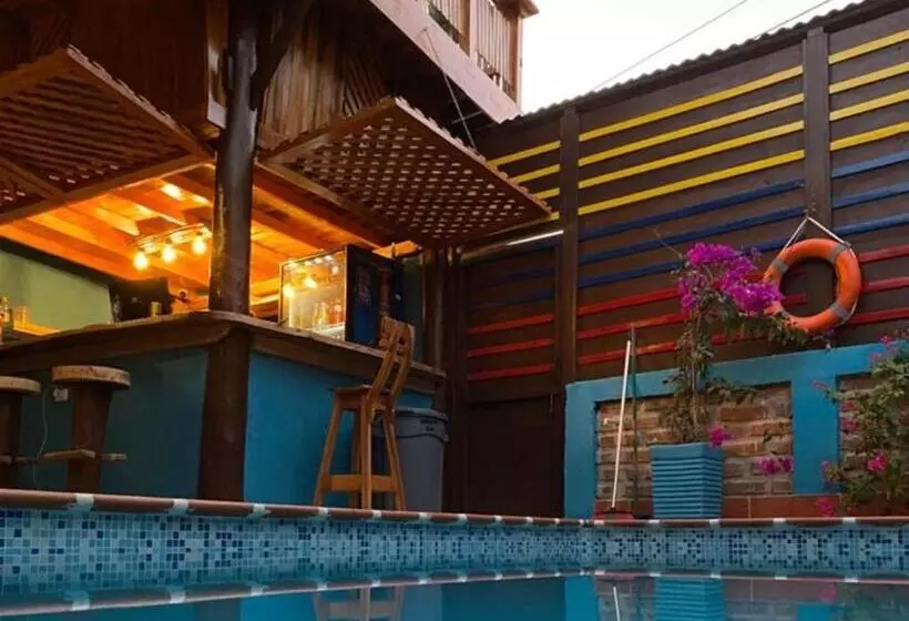 ペンション El Refugio Minca