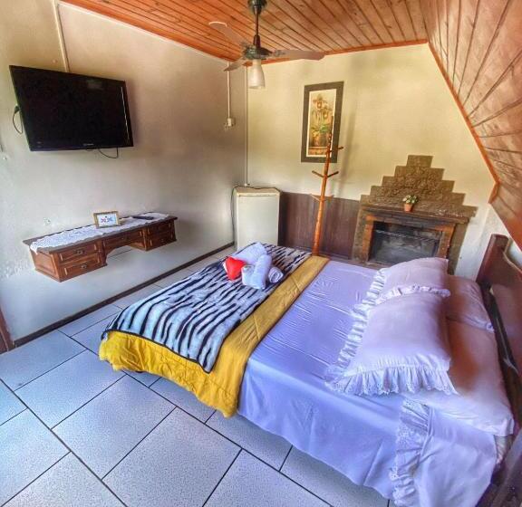 Pension Pousada Colibri Serrano