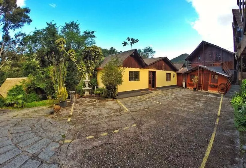 Majatalo Pousada Colibri Serrano