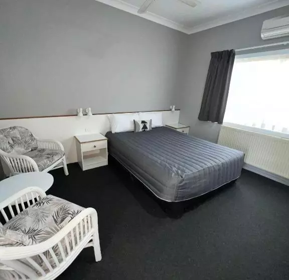 Tumbarumba Motel & Elms Restaurant