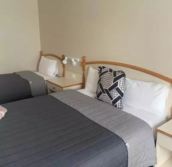 Tumbarumba Motel & Elms Restaurant