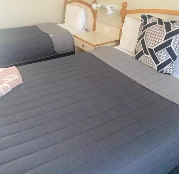 Tumbarumba Motel & Elms Restaurant