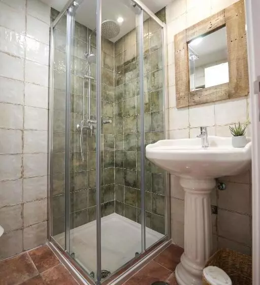 تختخواب و صبحانه Maria`s Guesthouse